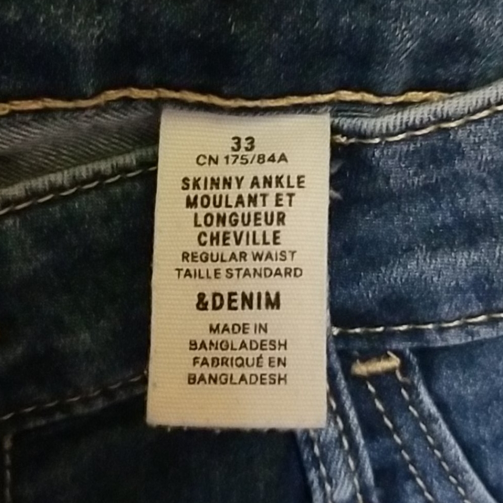 Jeans - Picture 2 of 3